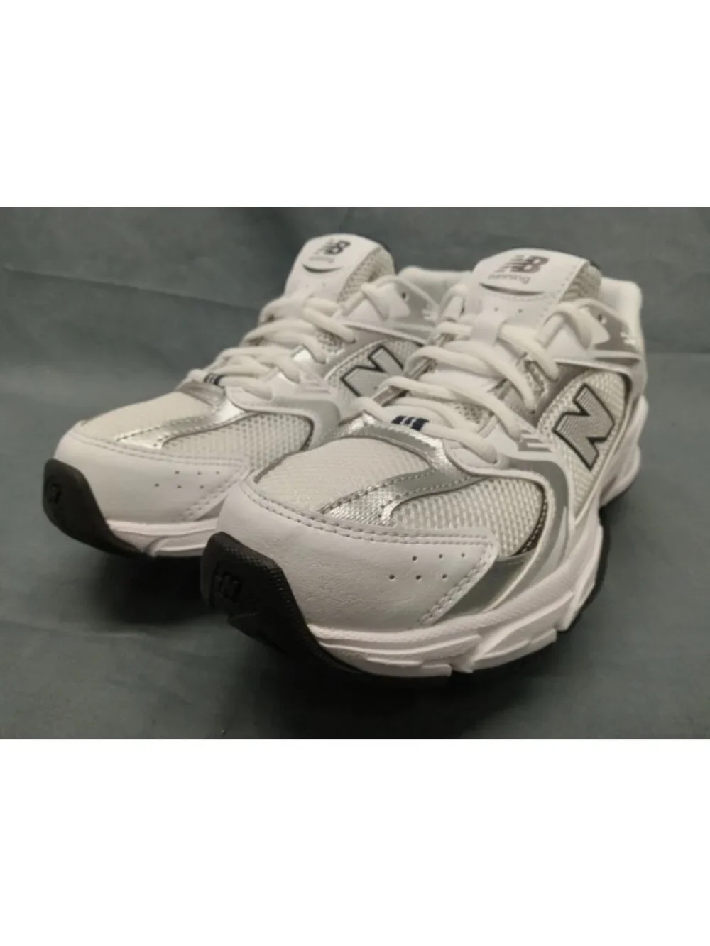 New Balance 530 (GS) Sneakers GR530SB1 White Blue Boys Size 6.5 NEW IN BOX!